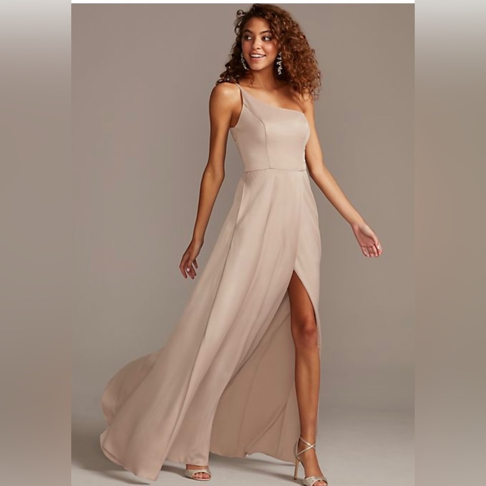 CELEBRATE DB STUDIO crepe-back satin one-shoulder bridesmaid dress (Biscotti)